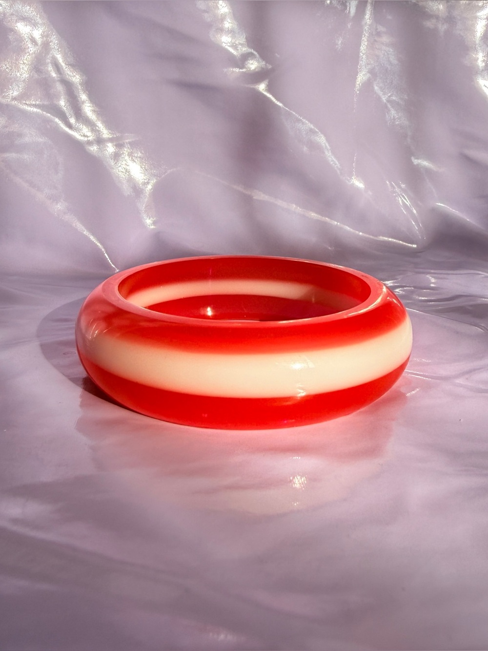 Red and white stripe bangle
